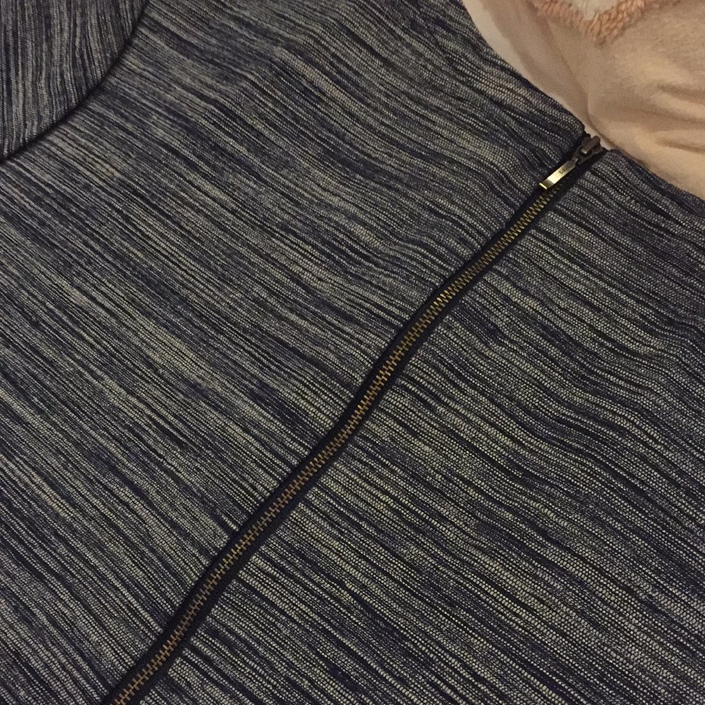 New Lord and Taylor Structured Top ❤️ - Picture 4 of 4